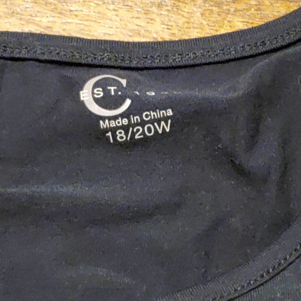 Party tee - Picture 2 of 2